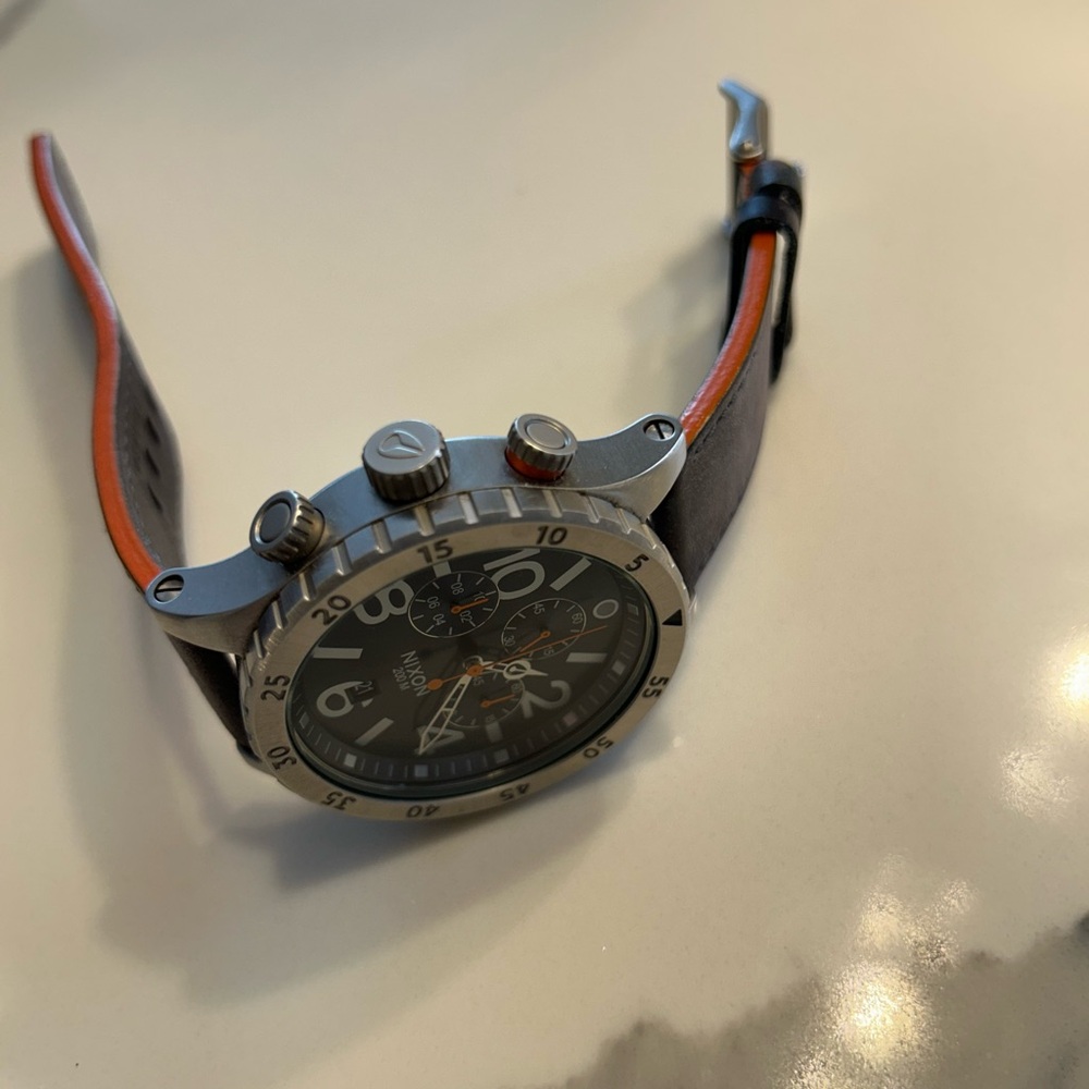 Nixon Silver and Blue 48-20 chronograph - Picture 8 of 9